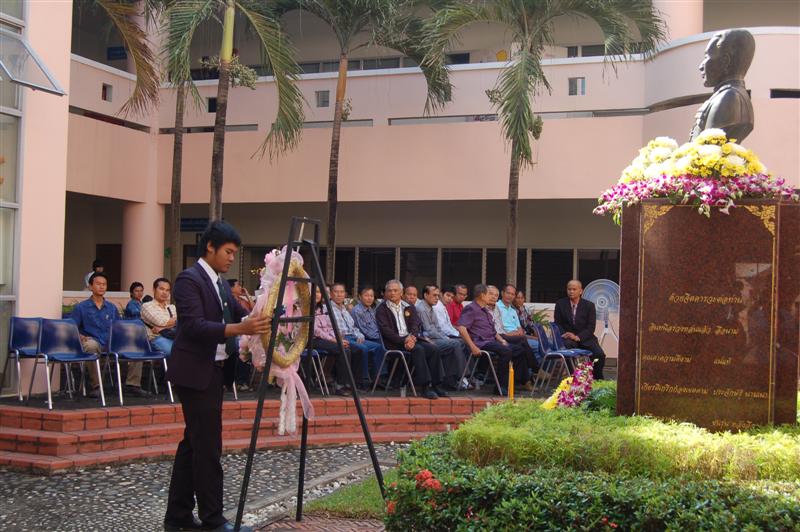 ../Picture/2552/DSC_0034 (Medium).JPG